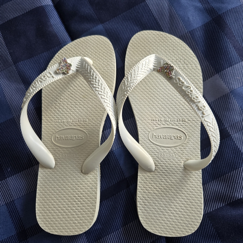 BOGO Like new Havaiana sandals with bling!